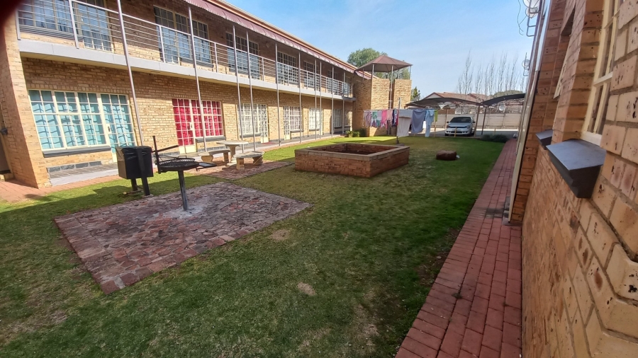 1 Bedroom Property for Sale in Dassie Rand North West